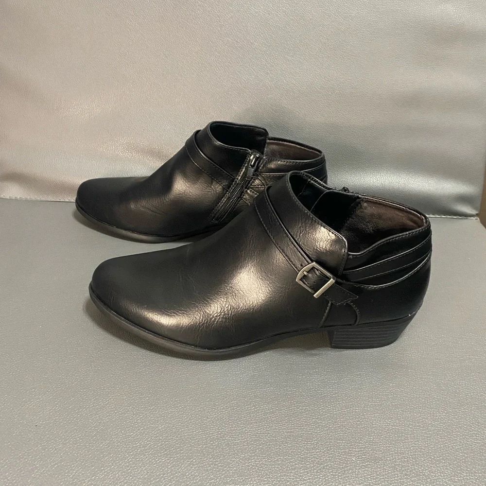 NWT LIFE STRIDE ALEXANDER ANKLE BOOTIE - Picture 2 of 3